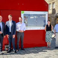 Infoscreen am „Roten Häuschen“ auf dem Bayreuther Marktplatz